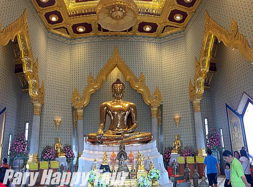 Wat Trimit (The Golden Buddha Temple)