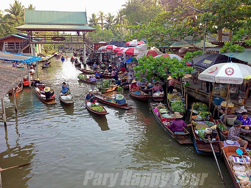 Thaka Floating  Floating Market