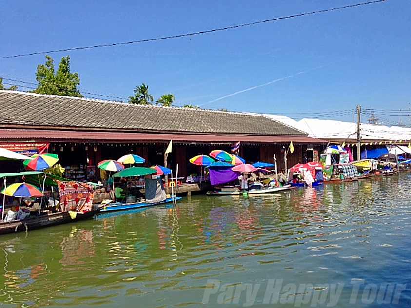 Thaka Floating Market & Amphawa