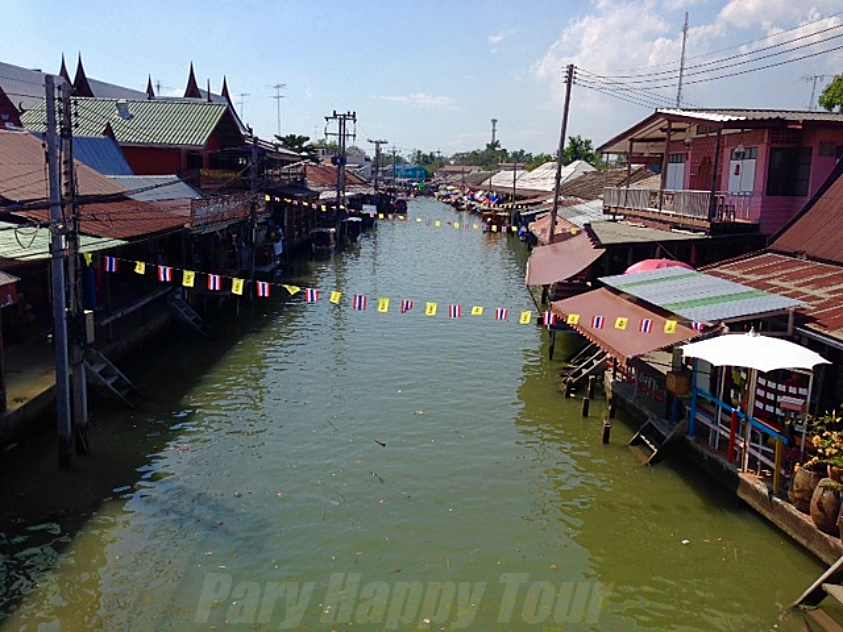 Thaka Floating Market & Amphawa Thaka Floating Market & Amphawa